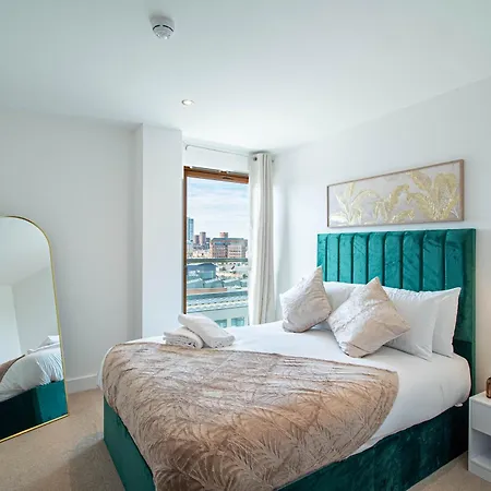 Apartment Dock 2 Bedrooms Private Balcony *