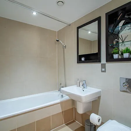Dock 2 Bedrooms Private Balcony * Leeds (West Yorkshire)