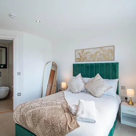 Dock 2 Bedrooms Private Balcony * Leeds (West Yorkshire)